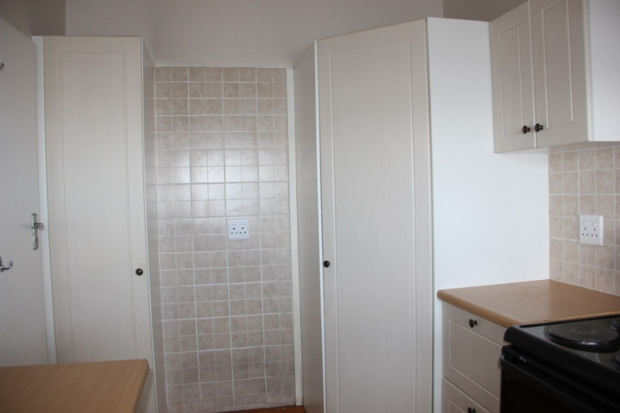 To Let 2 Bedroom Property for Rent in Somerset West Western Cape